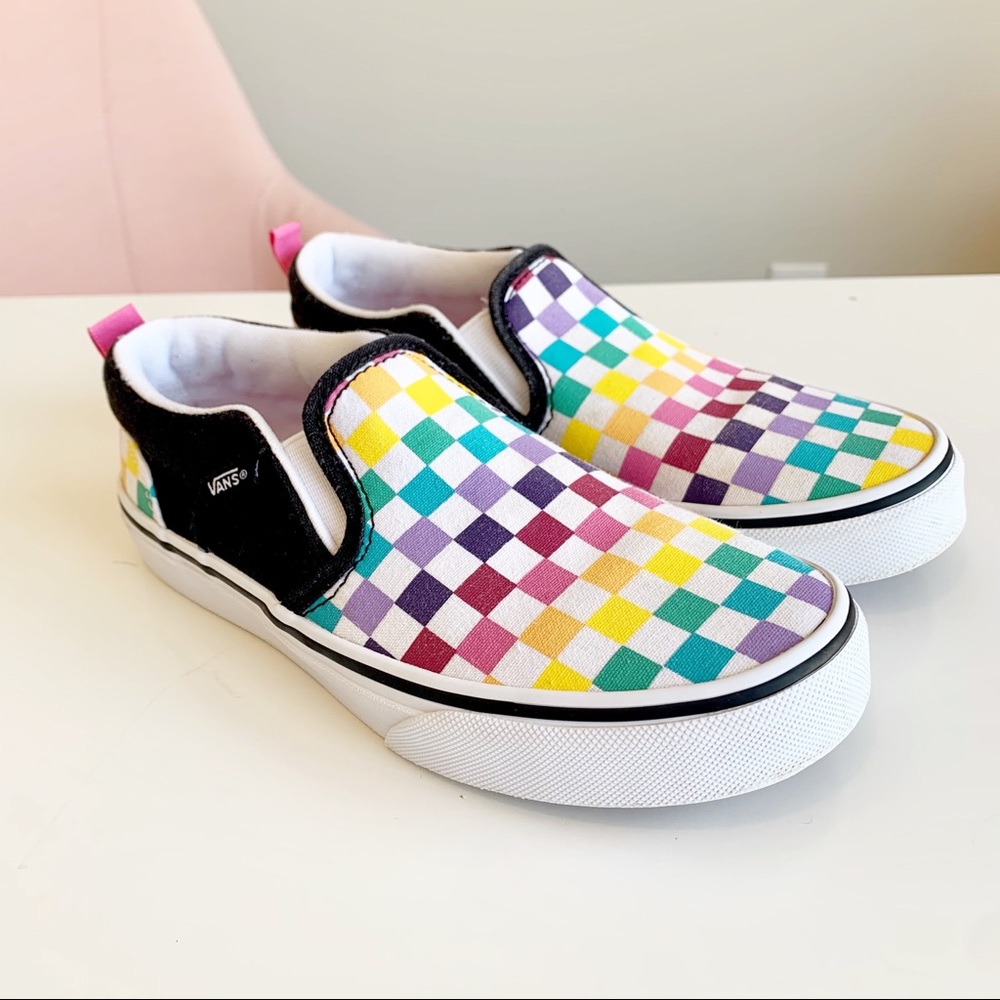 Vans Rainbow Checkered Slip On Sneaker - 2 - Picture 7 of 9